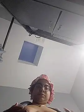 Snapshot of Lovelyrainn chatting on November 16, 2025, 12:22 pm Lovelyrainn online show from November 16, 2025, 12:22 pm