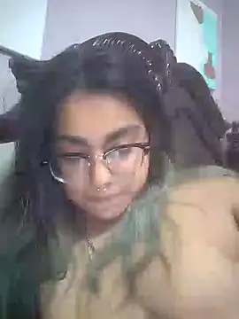 Snapshot of Lovelyrainn chatting on November 18, 2025, 3:34 am Lovelyrainn online show from November 18, 2025, 3:34 am