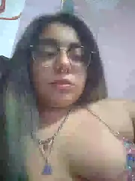 Snapshot of Lovelyrainn chatting on November 24, 2025, 12:10 am Lovelyrainn online show from November 24, 2025, 12:10 am