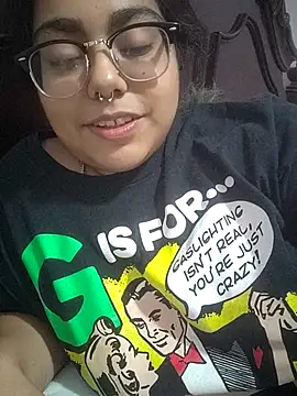 Snapshot of Lovelyrainn chatting on November 30, 2025, 1:31 am Lovelyrainn online show from November 30, 2025, 1:31 am