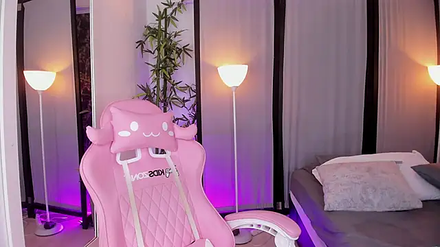 ChloeShade online show from November 25, 2025, 6:19 pm