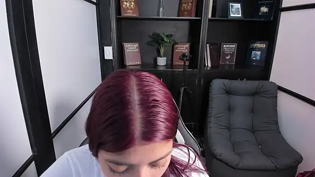 Snapshot of SharonQueen1 chatting on September 14, 2025, 6:07 pm SharonQueen1 online show from September 14, 2025, 6:07 pm