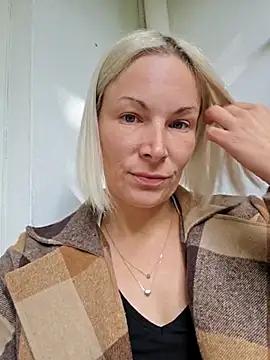 Snapshot of Sunny-Sin chatting on September 23, 2025, 11:57 am Sunny-Sin online show from September 23, 2025, 11:57 am