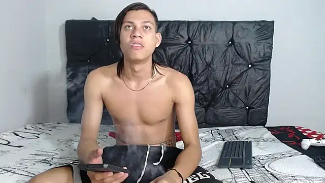 Snapshot of masterbrave420 chatting on September 19, 2025, 7:21 am masterbrave420 online show from September 19, 2025, 7:21 am