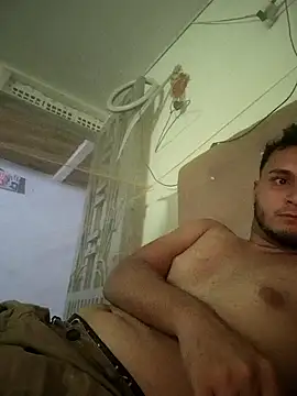 Snapshot of Hotguys111 chatting on September 19, 2025, 6:04 am Hotguys111 online show from September 19, 2025, 6:04 am