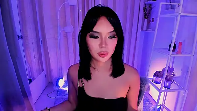 MS LUNA online show from September 12, 2025, 7:36 pm