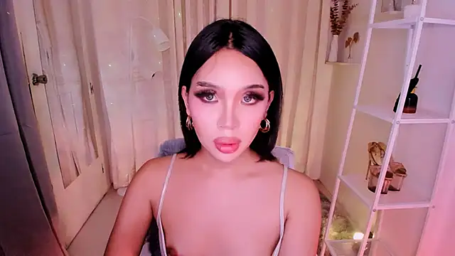 MS LUNA online show from October 11, 2025, 12:15 pm