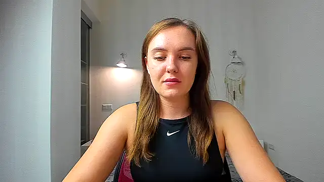 Snapshot of EmmaNorman chatting on September 15, 2025, 6:19 pm EmmaNorman online show from September 15, 2025, 6:19 pm