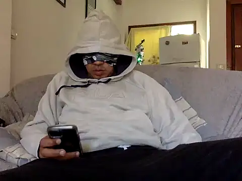 Snapshot of CaiBull chatting on December 20, 2025, 9:49 am CaiBull online show from December 20, 2025, 9:49 am