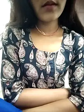 Snapshot of Naina_04 chatting on September 13, 2025, 4:07 pm Naina 04 online show from September 13, 2025, 4:07 pm