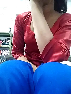 Snapshot of Naina_04 chatting on November 13, 2025, 10:47 am Naina 04 online show from November 13, 2025, 10:47 am