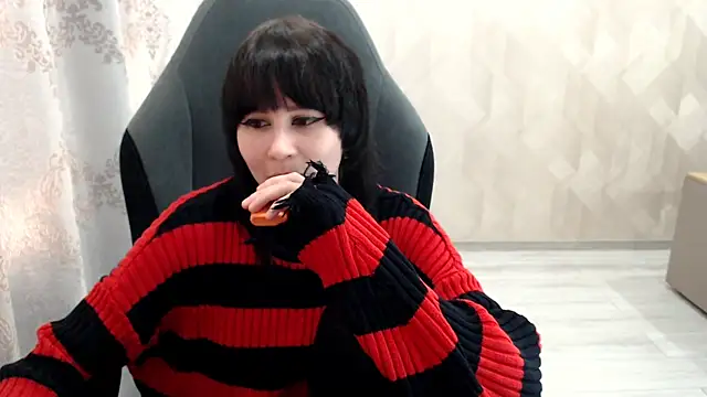 MistyDark online show from October 9, 2025, 10:24 am