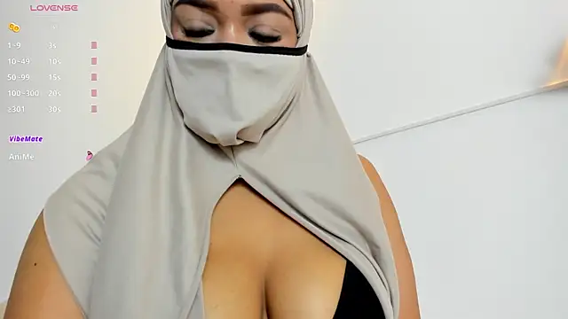 Snapshot of thaira_aly chatting on November 26, 2025, 9:38 pm thaira aly online show from November 26, 2025, 9:38 pm