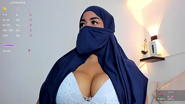 Snapshot of thaira_aly chatting on November 29, 2025, 1:41 am thaira aly online show from November 29, 2025, 1:41 am