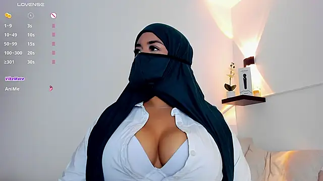 Snapshot of thaira_aly chatting on November 29, 2025, 11:41 pm thaira aly online show from November 29, 2025, 11:41 pm