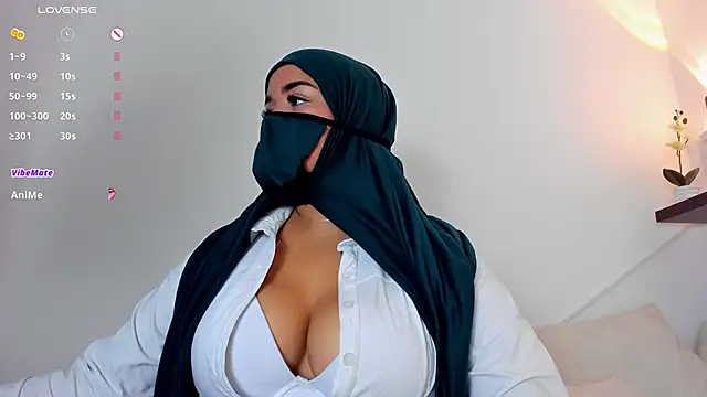 Snapshot of thaira_aly chatting on November 30, 2025, 11:47 am thaira aly online show from November 30, 2025, 11:47 am