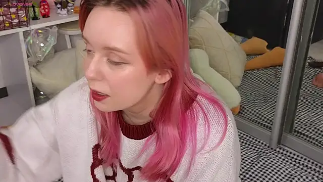 Snapshot of Olivia_Noir chatting on September 12, 2025, 10:32 pm Olivia Noir online show from September 12, 2025, 10:32 pm