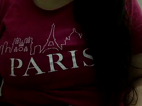 Snapshot of your-luu chatting on November 22, 2025, 9:58 pm your-luu online show from November 22, 2025, 9:58 pm