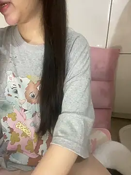 Snapshot of RubyBerry chatting on October 3, 2025, 1:35 am RubyBerry online show from October 3, 2025, 1:35 am