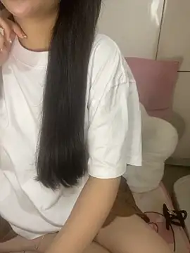 Snapshot of RubyBerry chatting on October 7, 2025, 8:55 am RubyBerry online show from October 7, 2025, 8:55 am