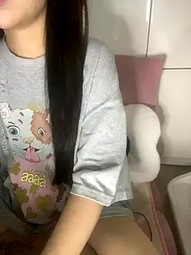 Snapshot of RubyBerry chatting on October 8, 2025, 6:00 am RubyBerry online show from October 8, 2025, 6:00 am