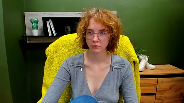 juicyPenny online show from September 24, 2025, 6:28 am