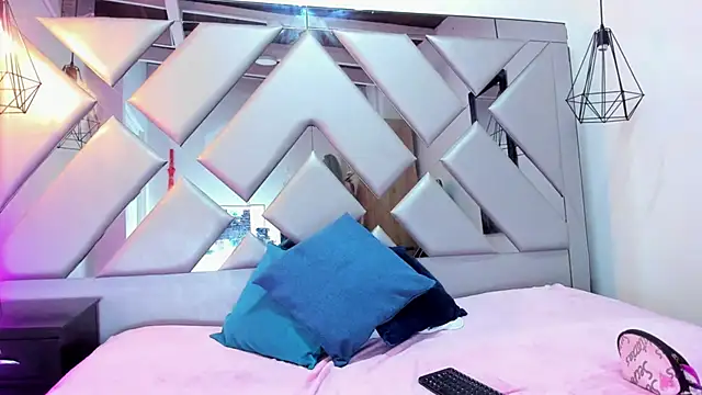 Snapshot of Lorenn_Hill chatting on September 30, 2025, 1:38 pm Lorenn Hill online show from September 30, 2025, 1:38 pm