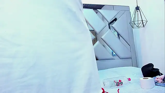 Snapshot of Lorenn_Hill chatting on November 20, 2025, 1:00 pm Lorenn Hill online show from November 20, 2025, 1:00 pm