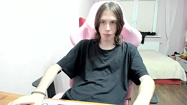 eleganc3 online show from October 13, 2025, 7:25 pm