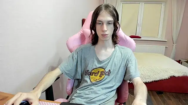 eleganc3 online show from October 14, 2025, 7:36 pm