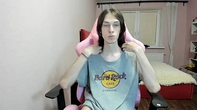 eleganc3 online show from October 20, 2025, 9:37 pm