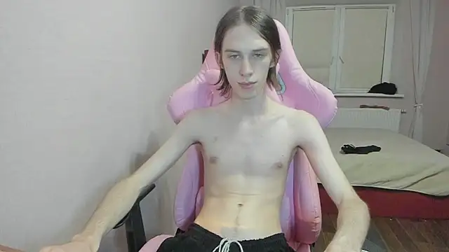 eleganc3 online show from November 14, 2025, 7:01 pm