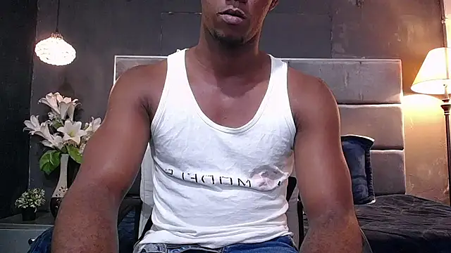 Snapshot of blackbignude chatting on October 18, 2025, 1:30 am blackbignude online show from October 18, 2025, 1:30 am