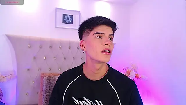 Dulcey  online show from November 24, 2025, 4:34 am