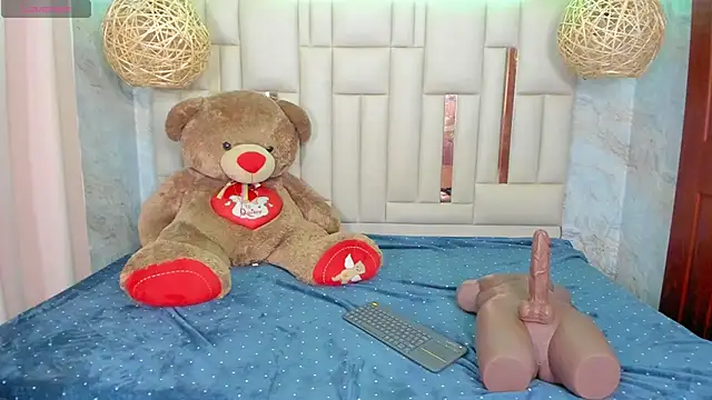 NikkyyRed online show from October 3, 2025, 4:42 am