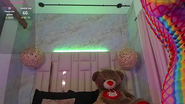 NikkyyRed online show from November 11, 2025, 2:11 am