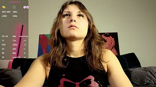 TrixiBell online show from November 19, 2025, 4:56 am