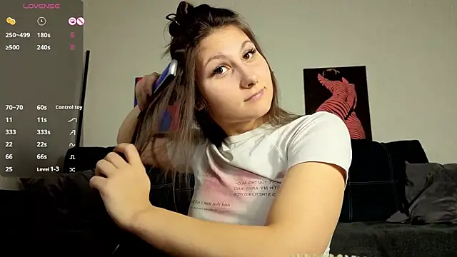 TrixiBell online show from November 29, 2025, 5:10 am