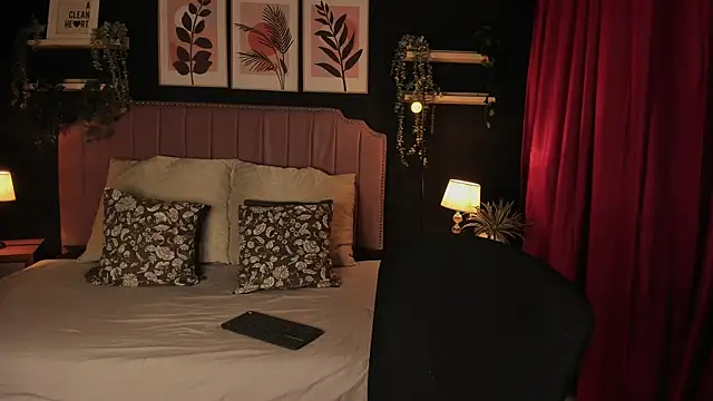 Snapshot of anne_dh chatting on December 14, 2025, 12:38 am anne dh online show from December 14, 2025, 12:38 am