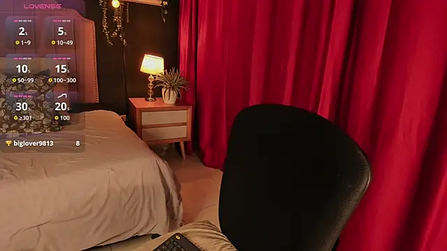 Snapshot of anne_dh chatting on December 15, 2025, 12:37 am anne dh online show from December 15, 2025, 12:37 am