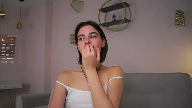 Snapshot of EleneButton chatting on November 27, 2025, 1:51 am EleneButton online show from November 27, 2025, 1:51 am