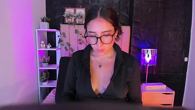 Bonnali lune online show from October 31, 2025, 2:40 pm