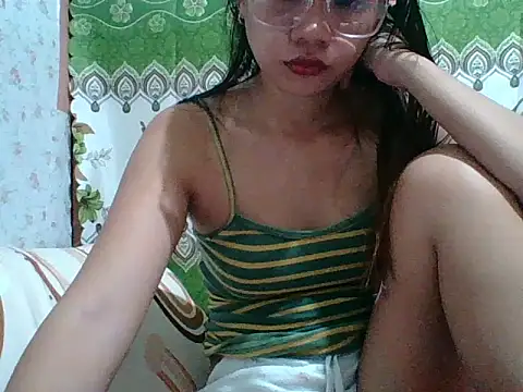 Snapshot of Sweet_Gera21 chatting on September 12, 2025, 3:17 am Sweet Gera21 online show from September 12, 2025, 3:17 am