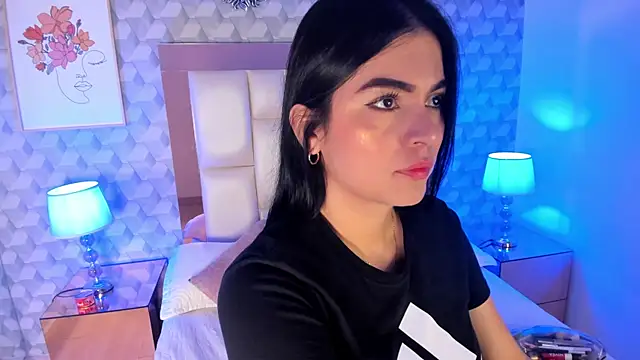 Sasha  sims   online show from October 25, 2025, 11:40 am