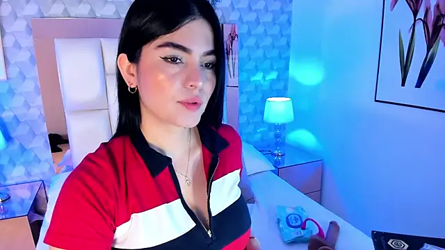 Sasha  sims   online show from October 30, 2025, 11:44 am