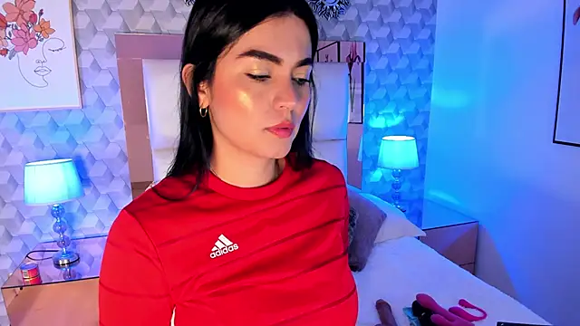 Sasha  sims   online show from November 16, 2025, 11:38 am