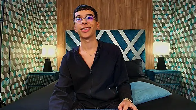 Snapshot of Aiden_Royce chatting on September 9, 2025, 12:10 am Aiden Royce online show from September 9, 2025, 12:10 am