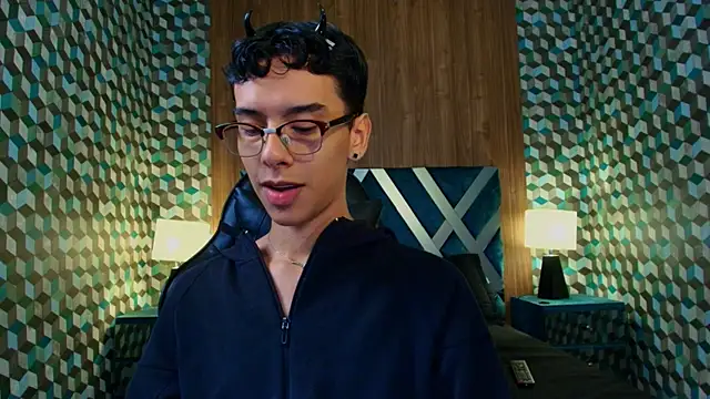 Snapshot of Aiden_Royce chatting on October 12, 2025, 8:41 pm Aiden Royce online show from October 12, 2025, 8:41 pm