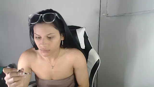 Snapshot of JessGarcia chatting on November 16, 2025, 1:06 pm JessGarcia online show from November 16, 2025, 1:06 pm