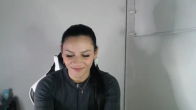 Snapshot of JessGarcia chatting on November 19, 2025, 2:50 pm JessGarcia online show from November 19, 2025, 2:50 pm